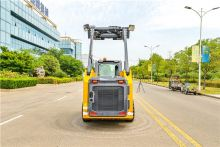 XCMG Official Xc7-Sr07 Construction Wheel Loader 0.9 Ton Mini Skid Steer Loader